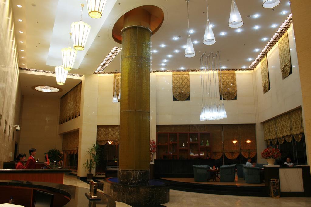 Weihai Times Business Hotel Екстериор снимка